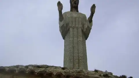 ¡Vamos Palencia! quiere que el Cristo del Otero llegue a su centenario reconocido como Monumento .