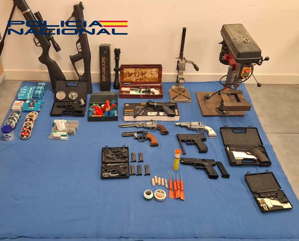 Ingresa en prisión un hombre acusado de modificar armas y almacenar productos para fabricar explosivos en Mérida Ingresa en prisión un hombre acusado de modificar armas y almacenar productos para fabricar explosivos en Mérida