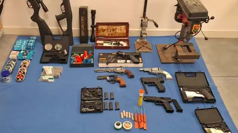 Material intervenido por la Policía Nacional Material intervenido por la Policía Nacional