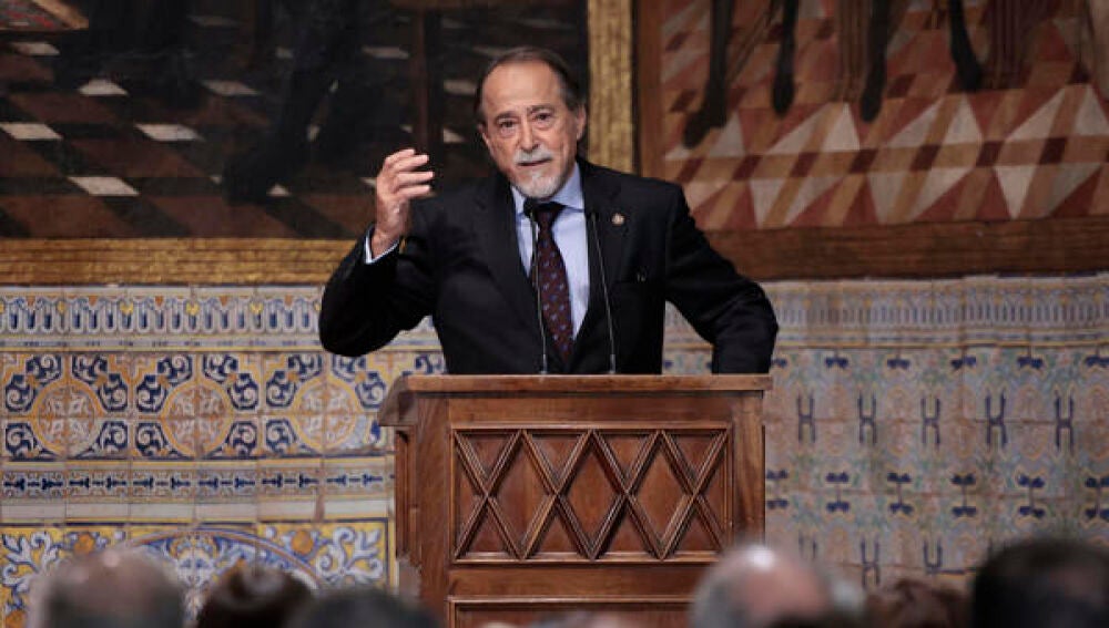 El torero Luis Francisco Esplá interviene tras haber recibido la Alta Distinción de la Generalitat y la Gran Cruz de la Orden de Jaume I el Conqueridor. 