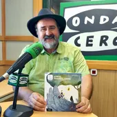 Manuel Ferrero con su libro 'Canta Federico canta' Manuel Ferrero con su libro 'Canta Federico canta'