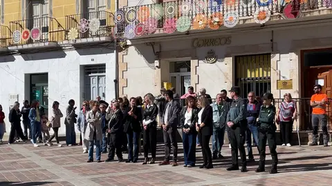 Valverde de Júcar guarda luto por Luisa, víctima de un presunto crimen machista que deja dos niñas huérfanas Valverde de Júcar guarda luto por Luisa, víctima de un presunto crimen machista que deja dos niñas huérfanas