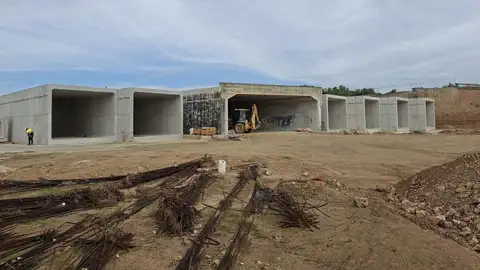 La mitad de las obras de la variante de Sant Llorenç para evitar una nueva torrentada ya están ejecutadas. La mitad de las obras de la variante de Sant Llorenç para evitar una nueva torrentada ya están ejecutadas.