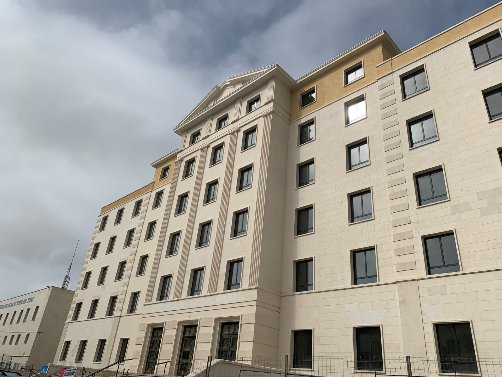 El Govern autoriza la contratación de las obras de reforma del Hospital Verge del Toro por 28,8 millones de euros El Govern autoriza la contratación de las obras de reforma del Hospital Verge del Toro por 28,8 millones de euros