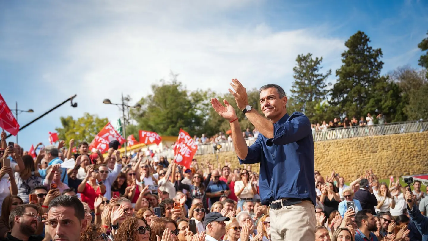 Pedro Sánchez en un mitin en Dos Hermanas (Sevilla) Pedro Sánchez en un mitin en Dos Hermanas (Sevilla)