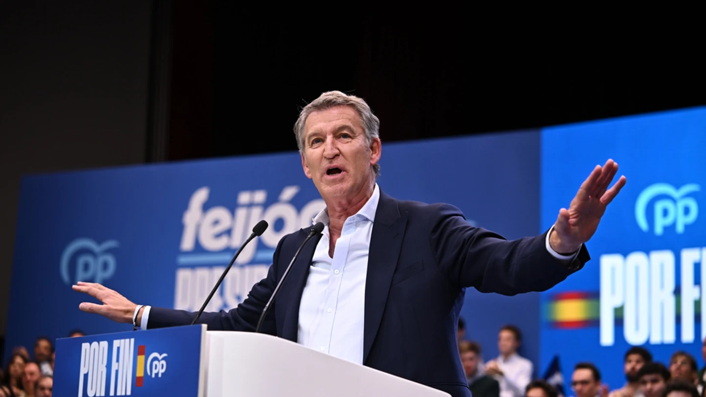 El líder del Partido Popular (PP), Alberto Núñez-Feijóo, participa en un acto de precampaña del partido en Madrid, este sábado. El líder del Partido Popular (PP), Alberto Núñez-Feijóo, participa en un acto de precampaña del partido en Madrid, este sábado.