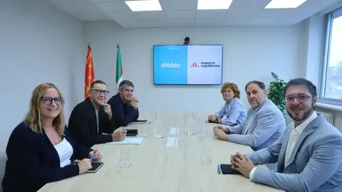 Delegaciones de Euskal Herria Bildu y Esquerra Republicana de Catalunya reunidas en Bilbao Delegaciones de Euskal Herria Bildu y Esquerra Republicana de Catalunya reunidas en Bilbao