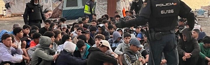 ¿Cree que falta transparencia sobre el número de migrantes que, casi 3 meses después, continúan en Ceuta?