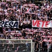 Protesta de los aficionados del Rayo contra Raúl Martín Presa