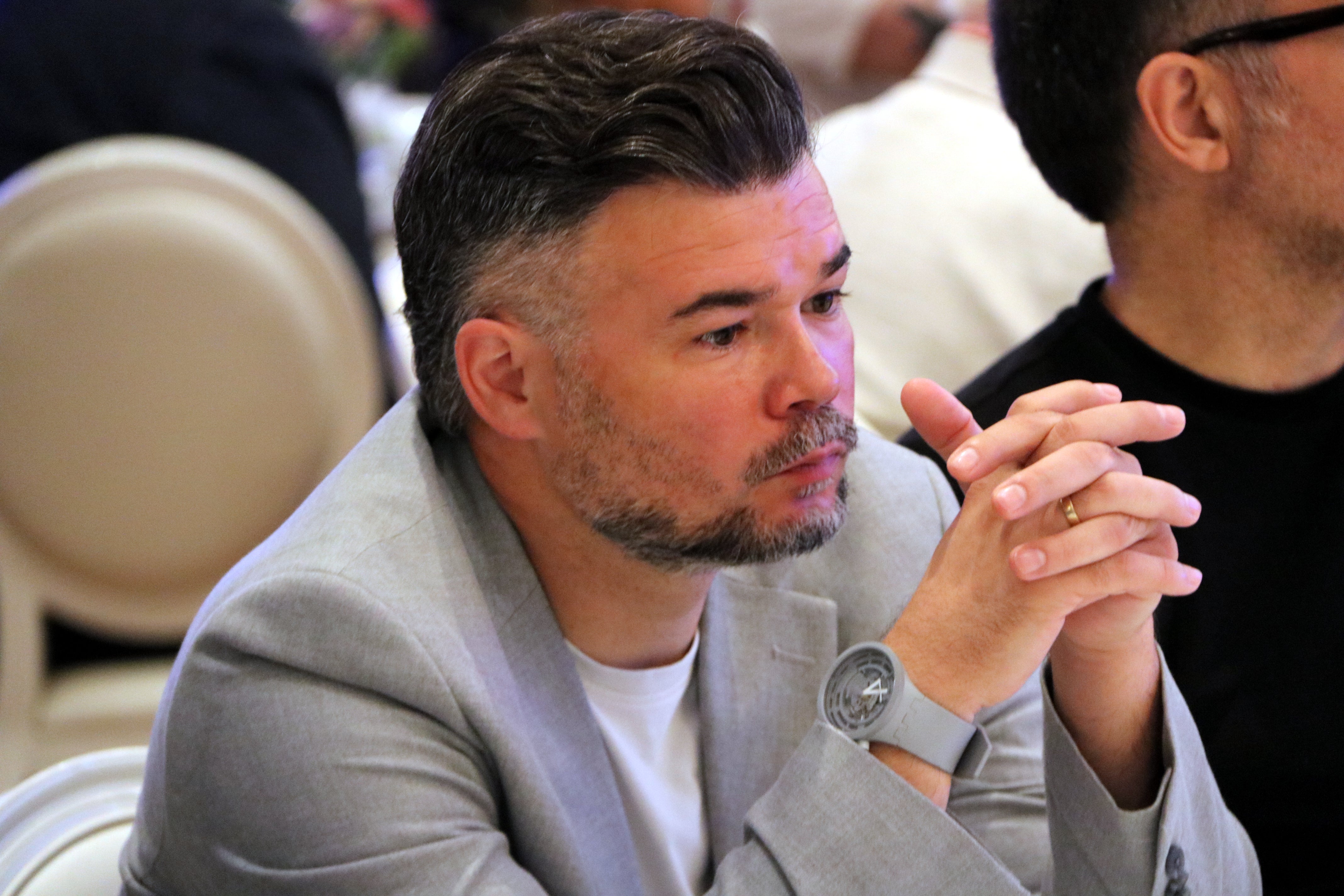 ERC rebutja el Front Ampli, manté el pacte amb Podem i marca distàncies amb Rufián ERC rebutja el Front Ampli, manté el pacte amb Podem i marca distàncies amb Rufián