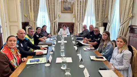 La tasa de criminalidad desciende un 2,3% en Santiago mientras subdelegación del Gobierno y Concello destacan la colaboración entre instituciones para fortalecer la seguridad ciudadana La tasa de criminalidad desciende un 2,3% en Santiago mientras subdelegación del Gobierno y Concello destacan la colaboración entre instituciones para fortalecer la seguridad ciudadana
