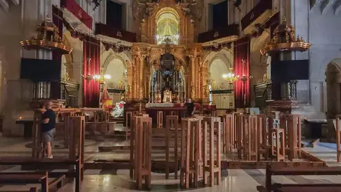 La basílica de Santa María se prepara para el ciclo de otoño del Misteri d’Elx de 2026 con la instalación del Cadafal y el Andador. La basílica de Santa María se prepara para el ciclo de otoño del Misteri d’Elx de 2026 con la instalación del Cadafal y el Andador.