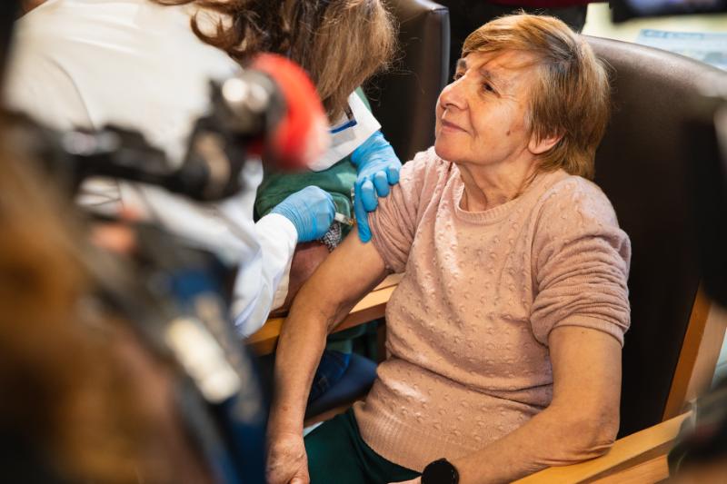 Comienza la vacuncación frente a la gripe en los 23 centros de día de personas mayores de La Rioja Comienza la vacuncación frente a la gripe en los 23 centros de día de personas mayores de La Rioja