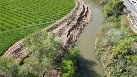 Cauce del río Júcar a su paso por Alzira Cauce del río Júcar a su paso por Alzira