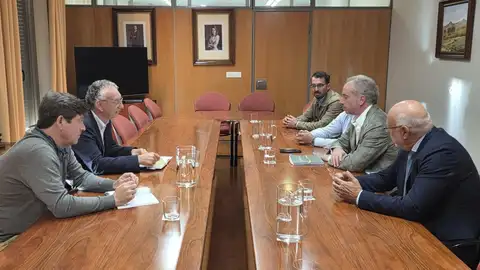 La Delegación del Gobierno y Fedexcaza mantienen una reunión de coordinación ante el inicio de la temporada de caza La Delegación del Gobierno y Fedexcaza mantienen una reunión de coordinación ante el inicio de la temporada de caza