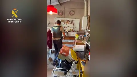 Tres detenidos por regentar un punto de venta de drogas en Granja de Torrehermosa Tres detenidos por regentar un punto de venta de drogas en Granja de Torrehermosa