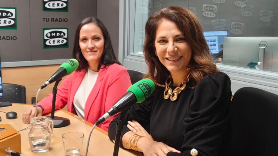 Olga Bastias y Beatriz D&iacute;az, integrantes de la asociaci&oacute;n de mujeres empresarias emprendedoras EMMU
