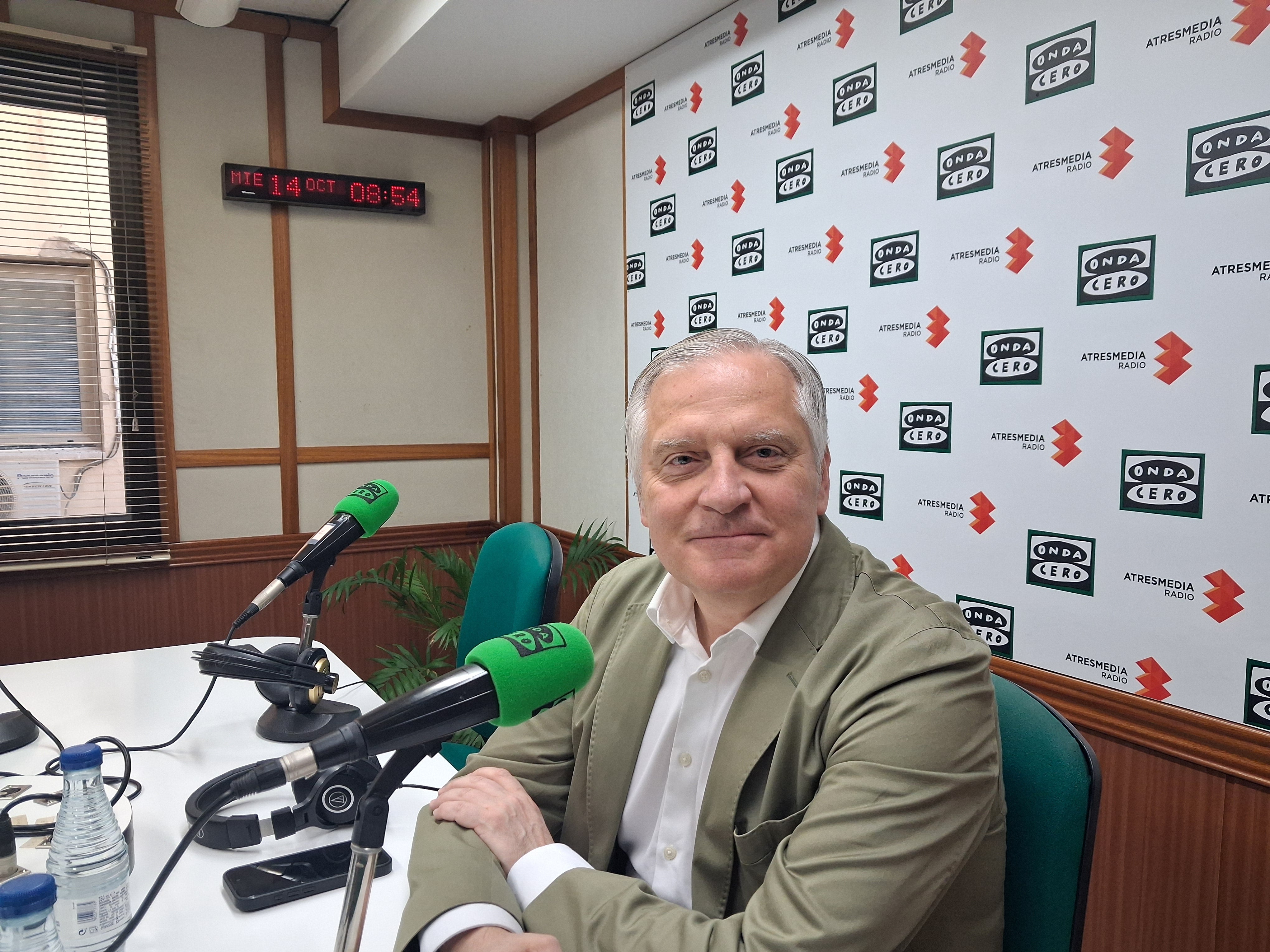 Cañizares anuncia una nueva línea de ayudas dirigida a jóvenes de Ciudad Real para el carné de conducir o cursos de idiomas Cañizares anuncia una nueva línea de ayudas dirigida a jóvenes de Ciudad Real para el carné de conducir o cursos de idiomas