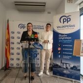 Marta Sánchez y Sergio Alhambra, miembros del PP de Valdepeñas