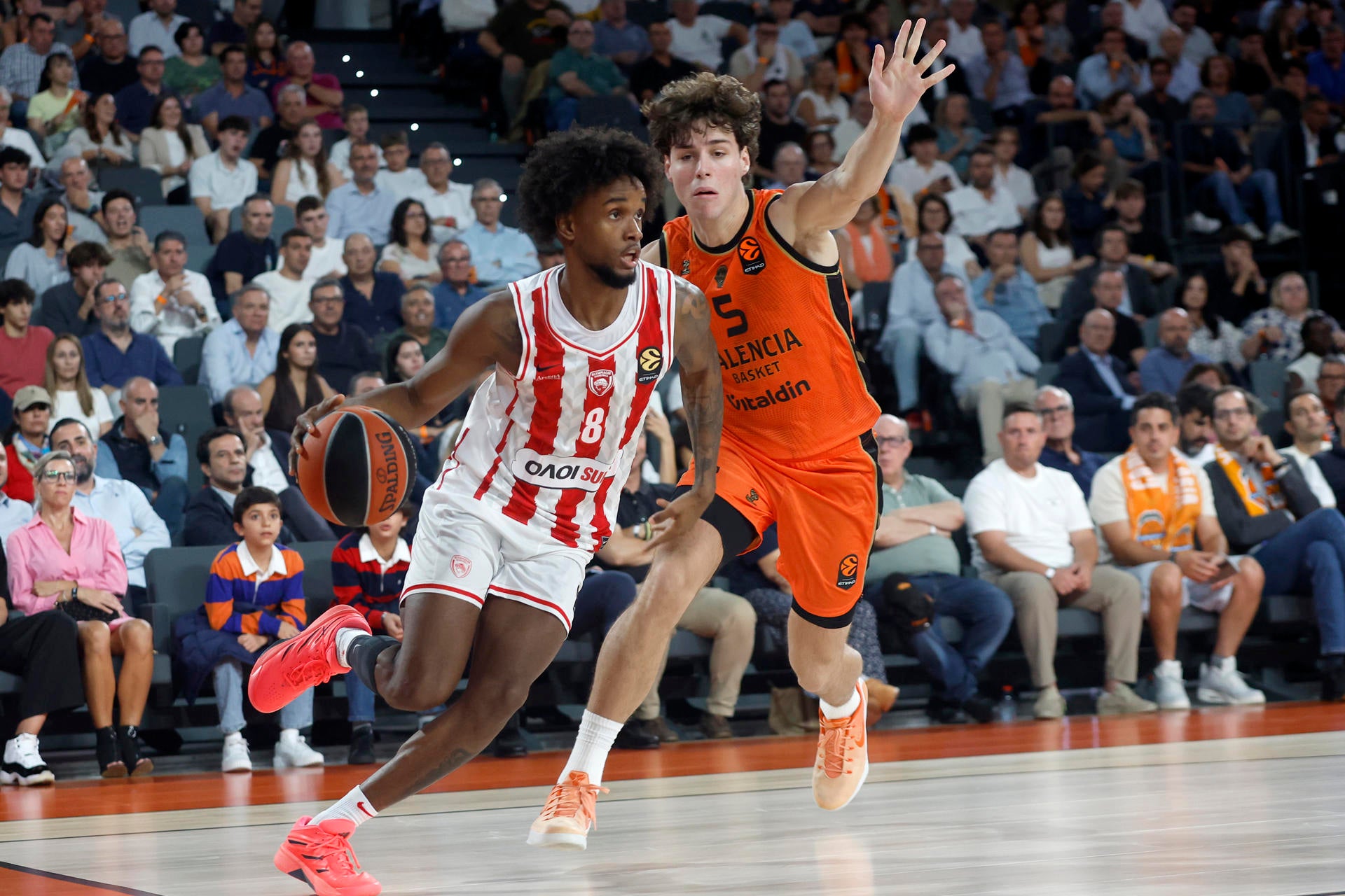 Valencia Basket pone contra las cuerdas al Olympiacos pero se estrella contra Montero Valencia Basket pone contra las cuerdas al Olympiacos pero se estrella contra Montero