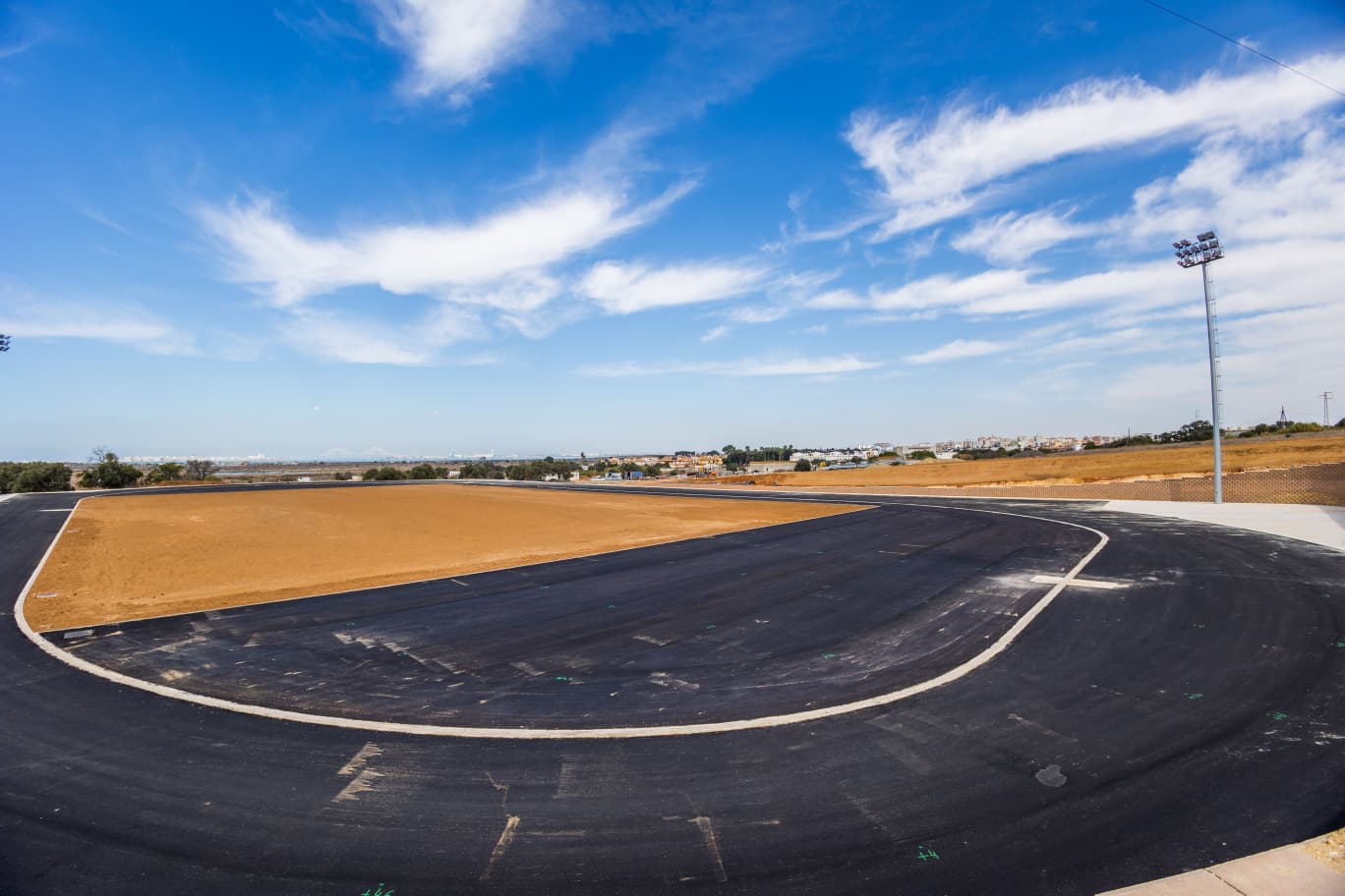 La nueva pista de atletismo de San Fernando incorporará tecnología de competición internacional La nueva pista de atletismo de San Fernando incorporará tecnología de competición internacional