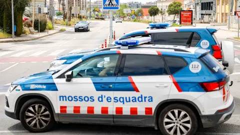 Dos coches de los Mossos d'Esquadra Dos coches de los Mossos d'Esquadra