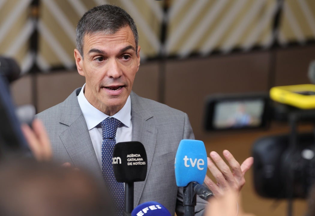 "Por supuesto": Sánchez respalda a Montse Mínguez tras las críticas por las propiedades inmobiliarias de su marido "Por supuesto": Sánchez respalda a Montse Mínguez tras las críticas por las propiedades inmobiliarias de su marido