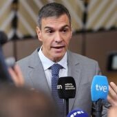 Imagen de Pedro Sánchez en Bruselas atendiendo a la prensa