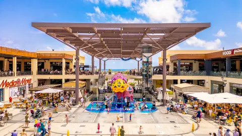 Zenia Boulevard se viste de rosa con dos jornadas solidarias para visibilizar la lucha contra el cáncer de mama Zenia Boulevard se viste de rosa con dos jornadas solidarias para visibilizar la lucha contra el cáncer de mama