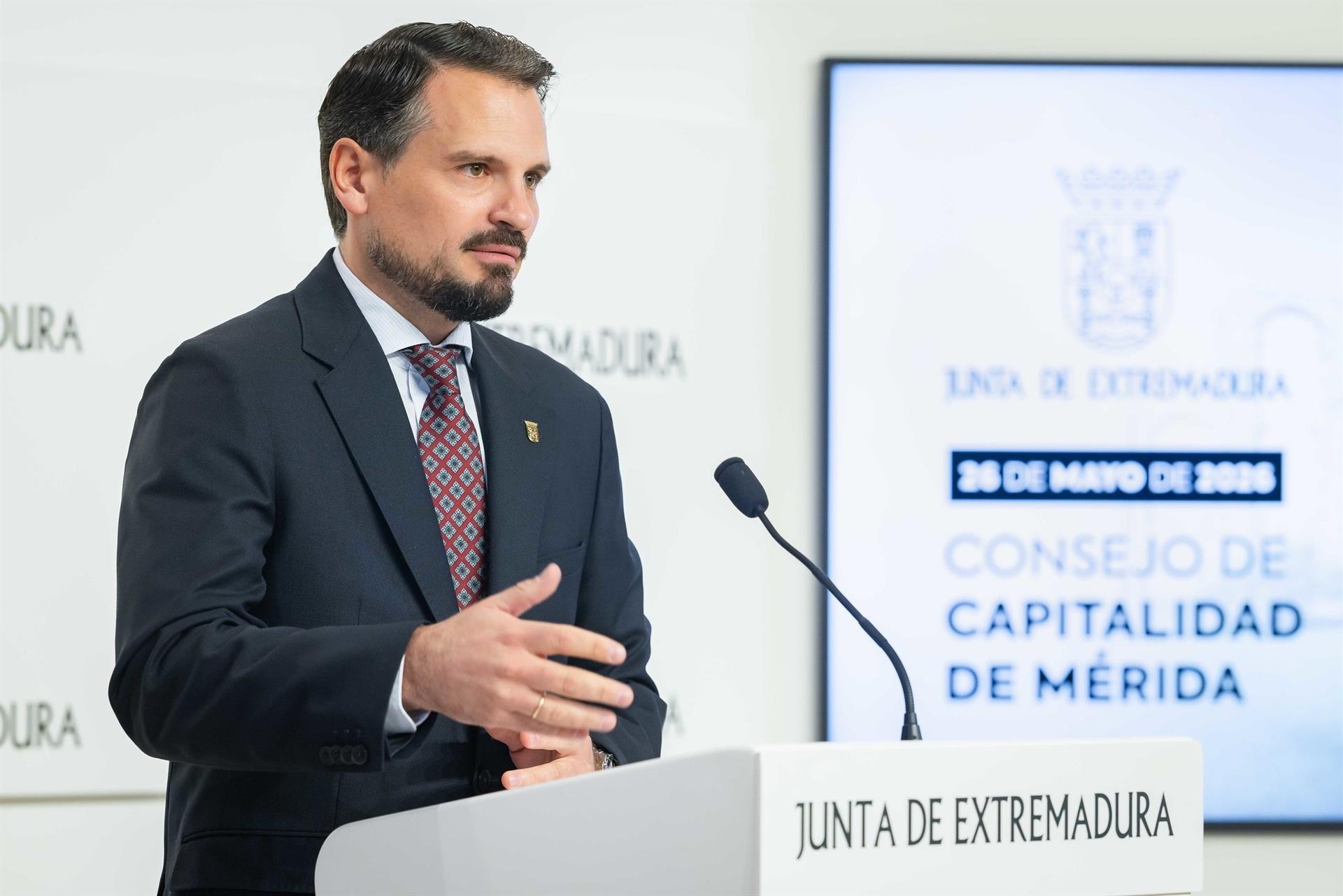 El Gobierno extremeño asegura que no ve reflejada en la encuesta del CIS que la calle estuviera pidiendo "a gritos" ir a las urnas El Gobierno extremeño asegura que no ve reflejada en la encuesta del CIS que la calle estuviera pidiendo "a gritos" ir a las urnas