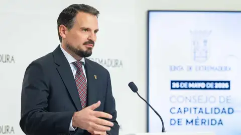 El Gobierno extremeño asegura que no ve reflejada en la encuesta del CIS que la calle estuviera pidiendo "a gritos" ir a las urnas El Gobierno extremeño asegura que no ve reflejada en la encuesta del CIS que la calle estuviera pidiendo "a gritos" ir a las urnas