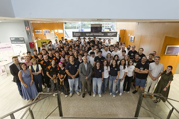 Del aula al circuito y hasta Nueva York: los equipos de la UJI hacen balance de un año de prototipos, competiciones y premios Del aula al circuito y hasta Nueva York: los equipos de la UJI hacen balance de un año de prototipos, competiciones y premios