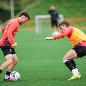 Rosas y Pablo García en un entrenamiento