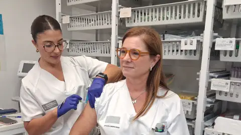 El Departamento de Salud Marina Baixa inicia la vacunación de sus profesionales frente a infecciones respiratorias El Departamento de Salud Marina Baixa inicia la vacunación de sus profesionales frente a infecciones respiratorias
