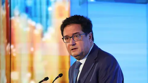 El ministro para la Transformación Digital, Óscar López, durante la tercera edición del Foro CREO, en el Hotel Westin Palace de Madrid, a 14 de octubre de 2026, en Madrid (España). El ministro para la Transformación Digital, Óscar López, durante la tercera edición del Foro CREO, en el Hotel Westin Palace de Madrid, a 14 de octubre de 2026, en Madrid (España).