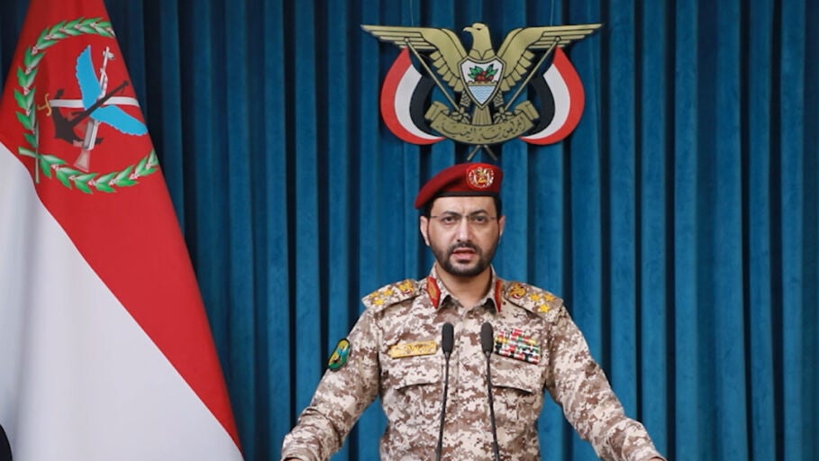  El portavoz militar de los hut&iacute;es, Yahya Sarea/ EFE/ Captura de v&iacute;deo de la cuenta enTelegram de Yahya Sare