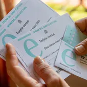 Imagen de archivo de tarjetas censales de otras elecciones. Imagen de archivo de tarjetas censales de otras elecciones.