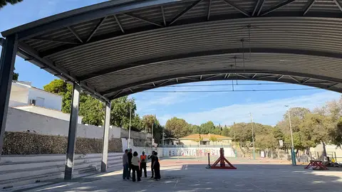 Altea culmina las actuaciones del Plan Edificant con la cubierta parcial de la pista deportiva del CEIP Les Rotes Altea culmina las actuaciones del Plan Edificant con la cubierta parcial de la pista deportiva del CEIP Les Rotes