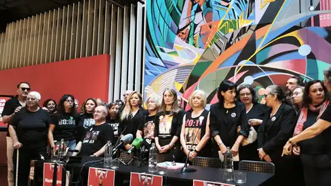 Miembros de asociaciones de víctimas de la DANA durante la rueda de prensa de presentación de la manifestación del 31 de octubre. Miembros de asociaciones de víctimas de la DANA durante la rueda de prensa de presentación de la manifestación del 31 de octubre.