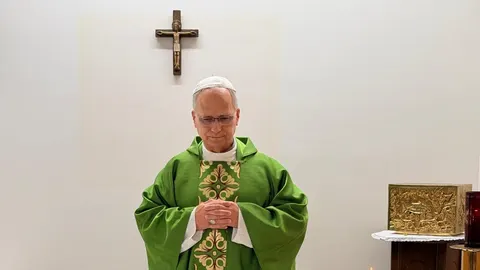 El Vaticano ha publicado la primera imagen del papa León XIV tras su operación de pulmón.