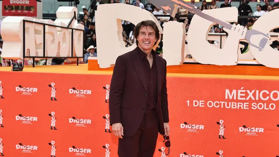 Tom Cruise en el estreno con Digger Tom Cruise en el estreno con Digger