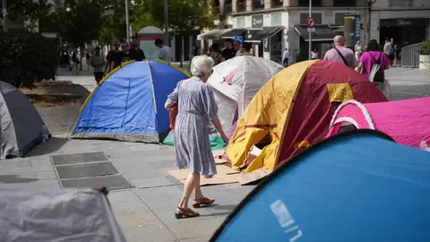 El Sindicato de Inquilinas se retira de la acampada de las Setas para "organizar la huelga" El Sindicato de Inquilinas se retira de la acampada de las Setas para "organizar la huelga"