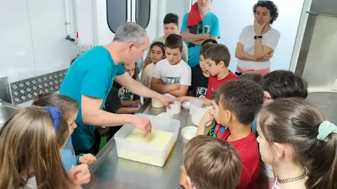 Lurretik Ikasiz Lurretik Ikasiz