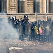 Ola de protestas en Francia: incendios, medio millón de personas en las calles y más de 400 detenidos por saqueos Ola de protestas en Francia: incendios, medio millón de personas en las calles y más de 400 detenidos por saqueos
