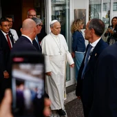 El papa León XIV sale del hospital tras la operación El papa León XIV sale del hospital tras la operación