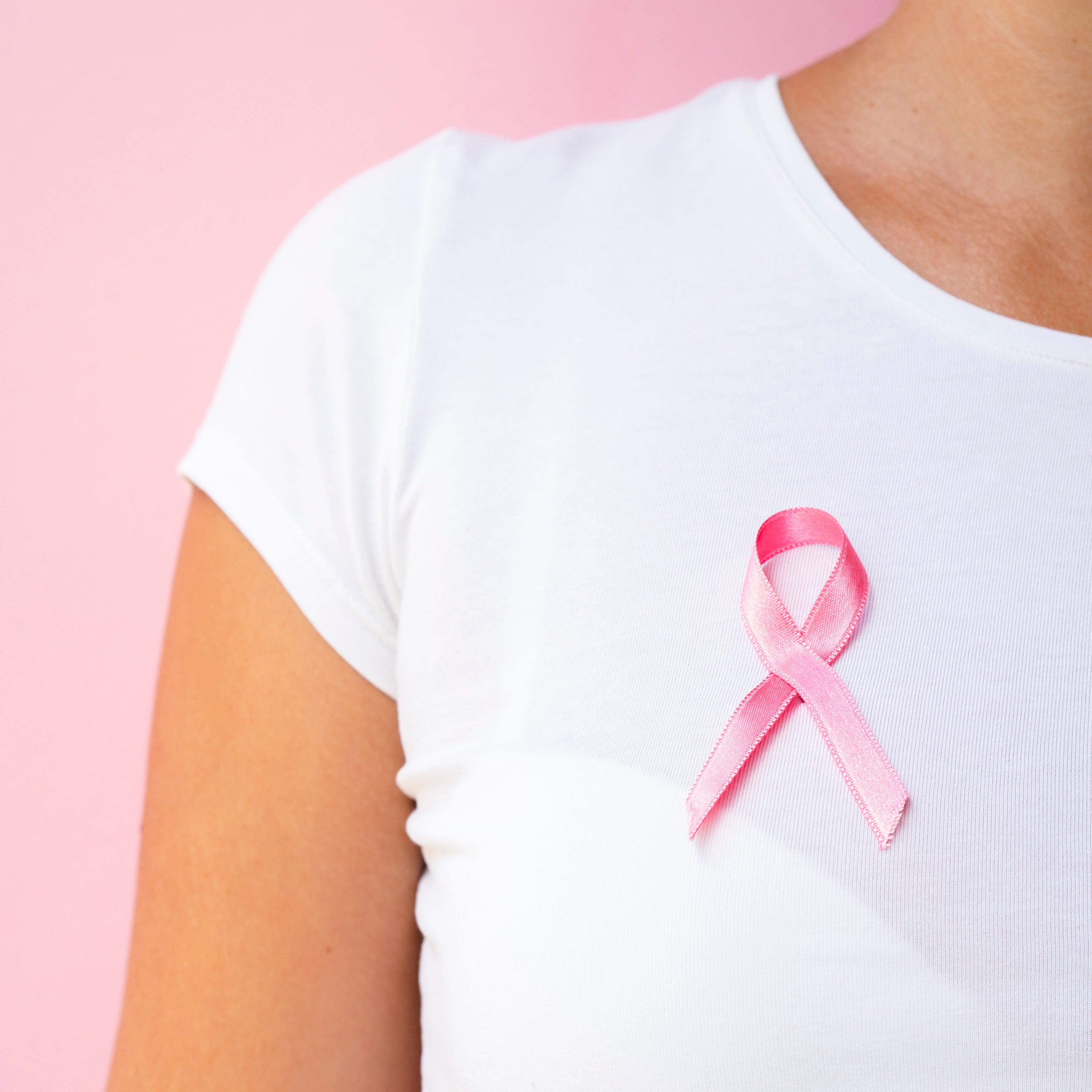 Lazo rosa que ejemplifica la lucha contra el cáncer de mama Lazo rosa que ejemplifica la lucha contra el cáncer de mama