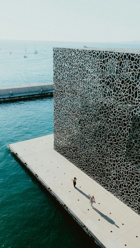 La malla de acero del Museo de las Civilizaciones de Europa y del Mediterráneo, Marsella