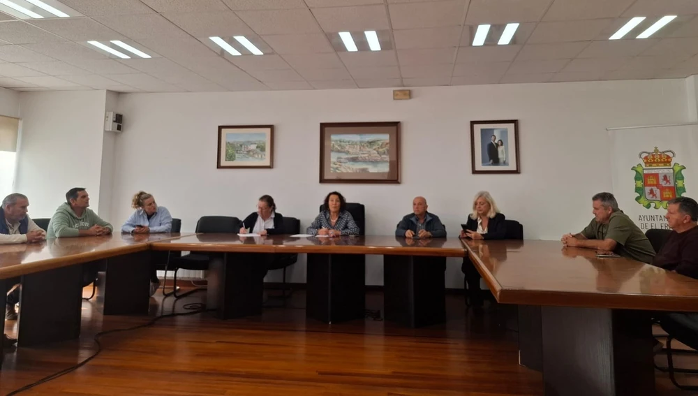 Cecilia Pérez, preside el último pleno municipal en el que presenta su renuncia al cargo y de edil. Cecilia Pérez, preside el último pleno municipal en el que presenta su renuncia al cargo y de edil.
