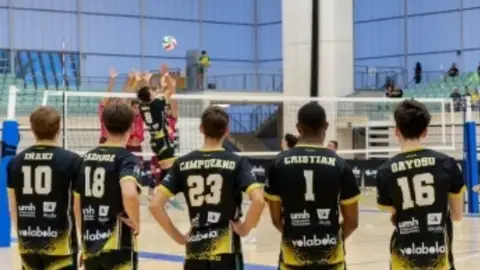 El Club Voleibol Elche conquista su primer triunfo en Superliga 2. El Club Voleibol Elche conquista su primer triunfo en Superliga 2.