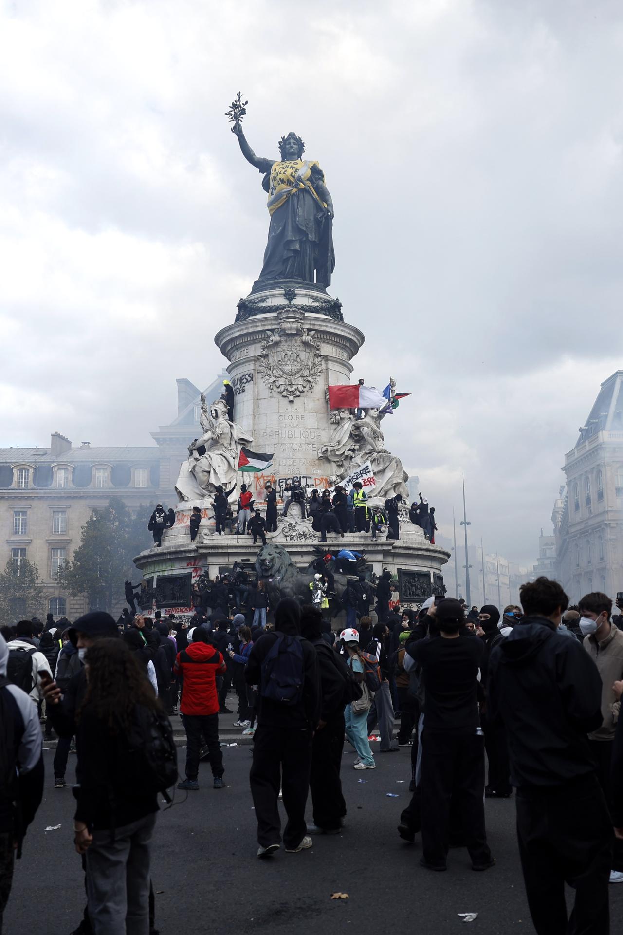 Corresponsales: Semanas de protestas violentas en Francia Corresponsales: Semanas de protestas violentas en Francia